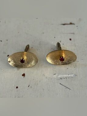 Red Rhinestone Textured Gold Tone Metal Oval Men's Cufflinks Vintage